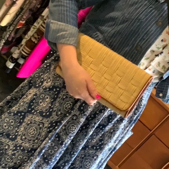 COLE HANN woven clutch - Picture 12 of 13